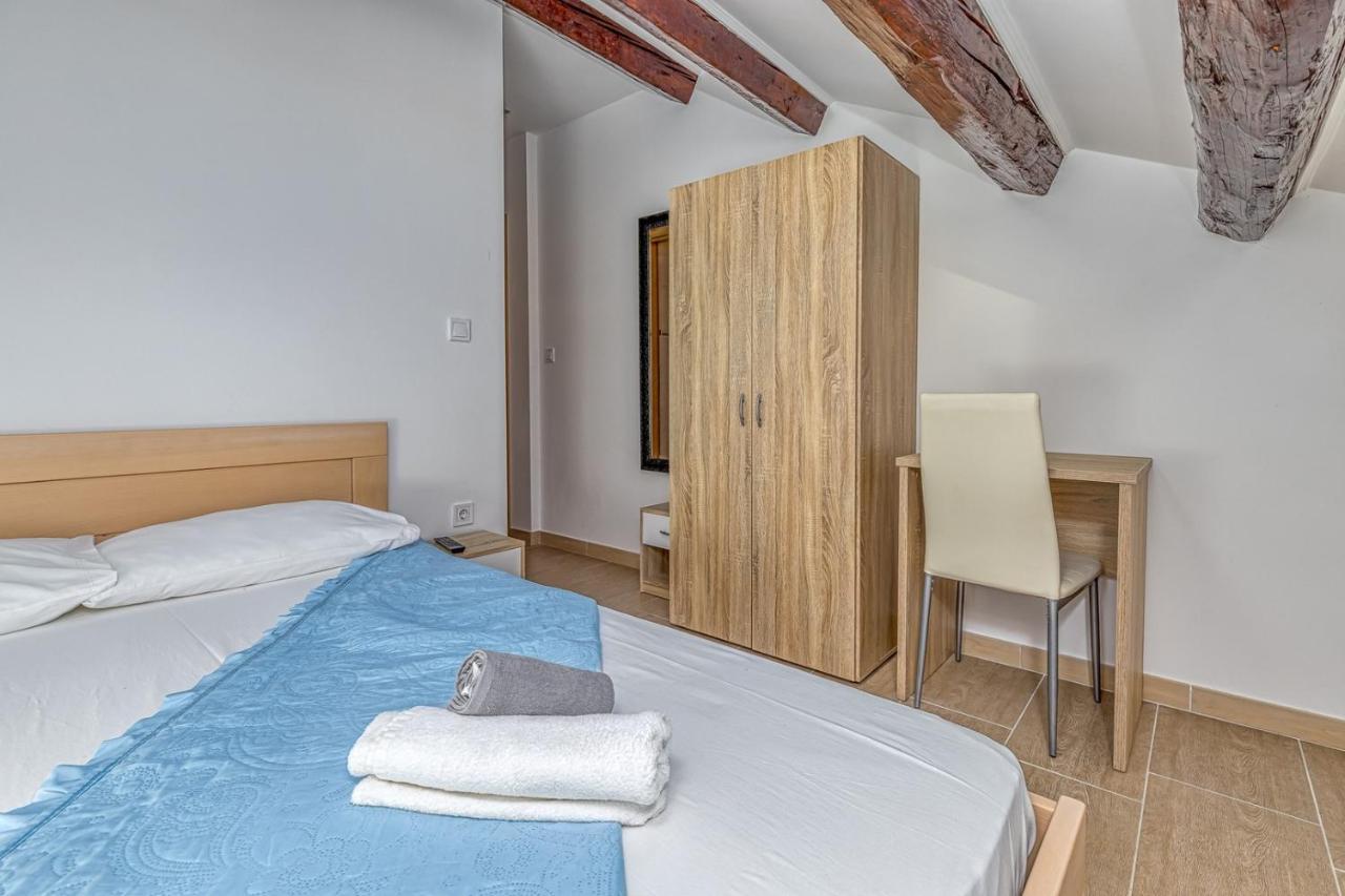 Rooms Vitoria On Joakim Square Poreč Kültér fotó